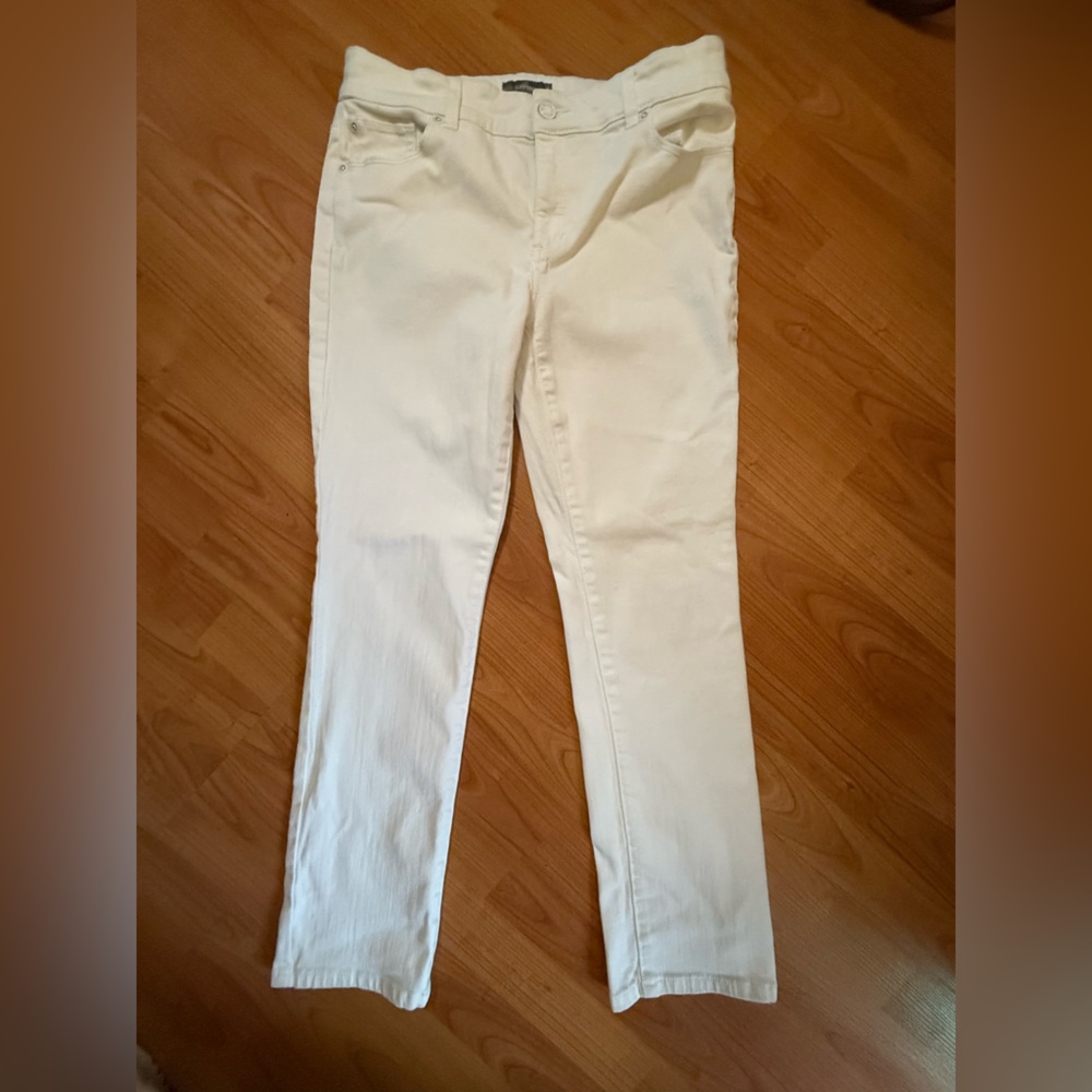Chico's So Slimming Straight Leg White Jeans Size 8 Short Chico's Size 1 Short